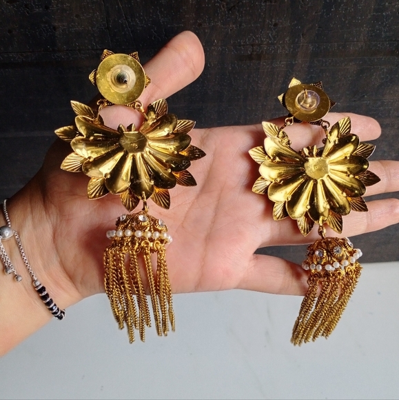 Beautiful Heavy EarRings For Weddings Functions Karwa Diwali - Picture 5 of 5